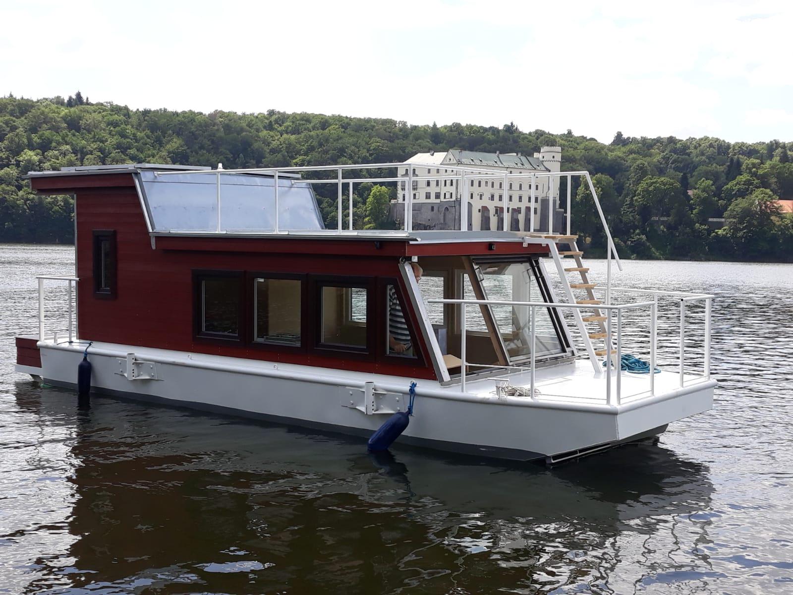 HAUSBÓT NAVIS