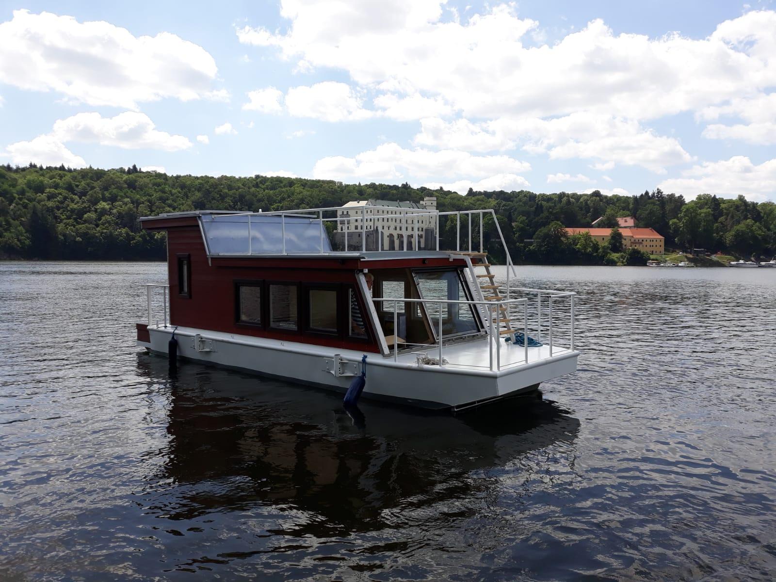 HAUSBÓT NAVIS