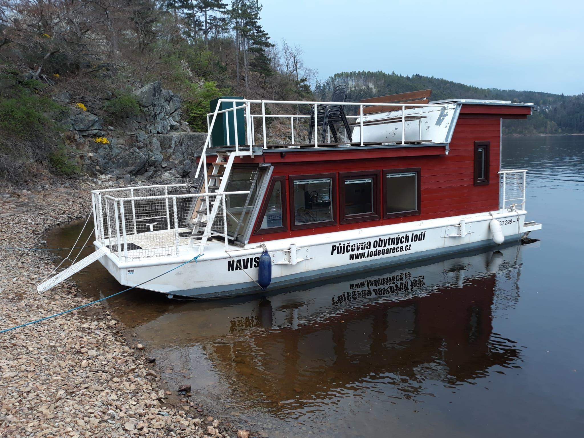 HAUSBÓT NAVIS